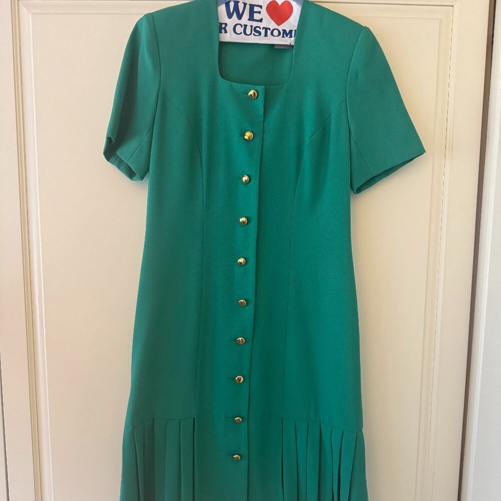 Vintage Liz Claiborne green dress with pleats and gold buttons, Size 6P